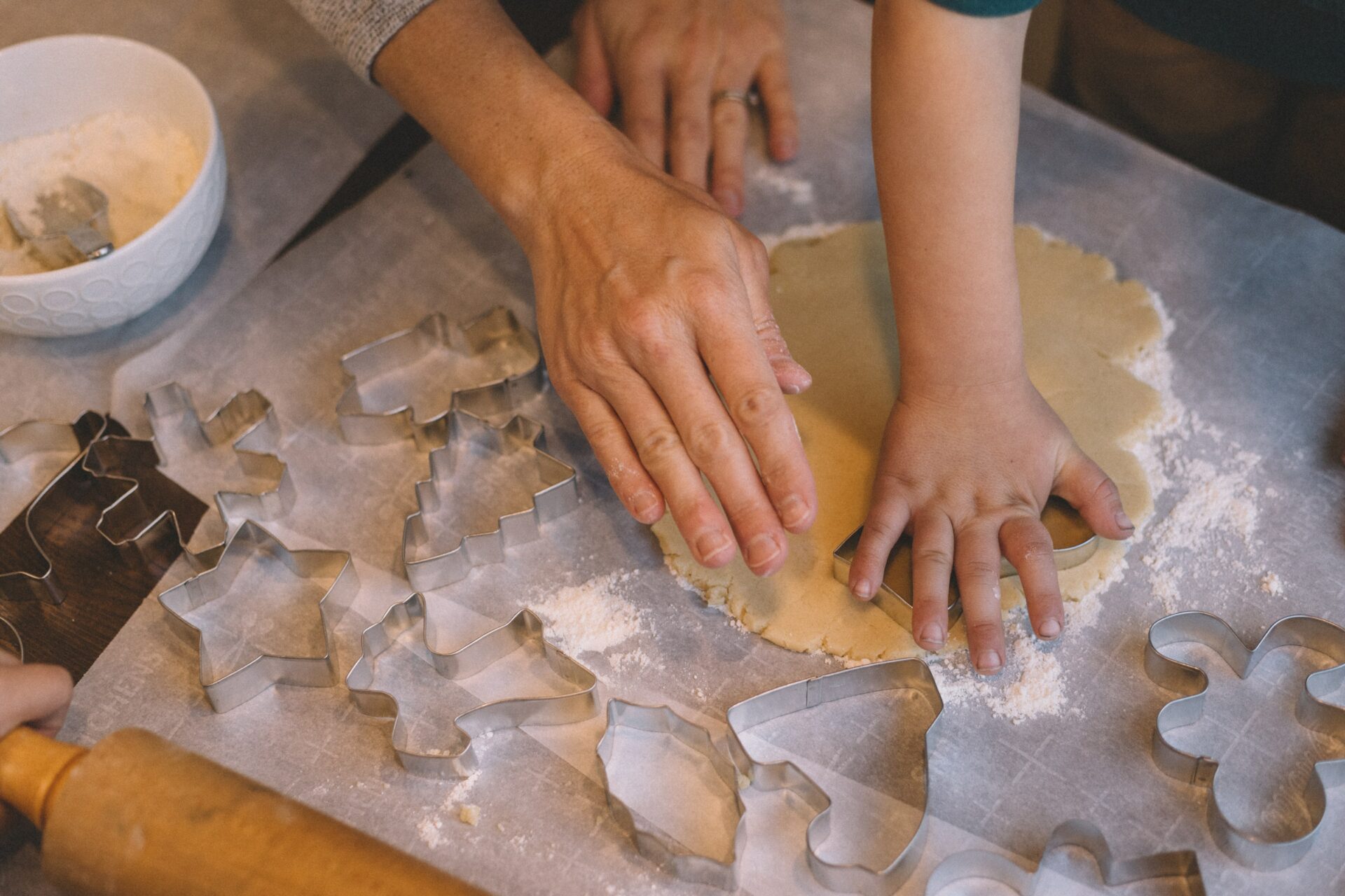 "Bread between poverty and abundance": Solar-powered bread-making workshop for primary and secondary schools